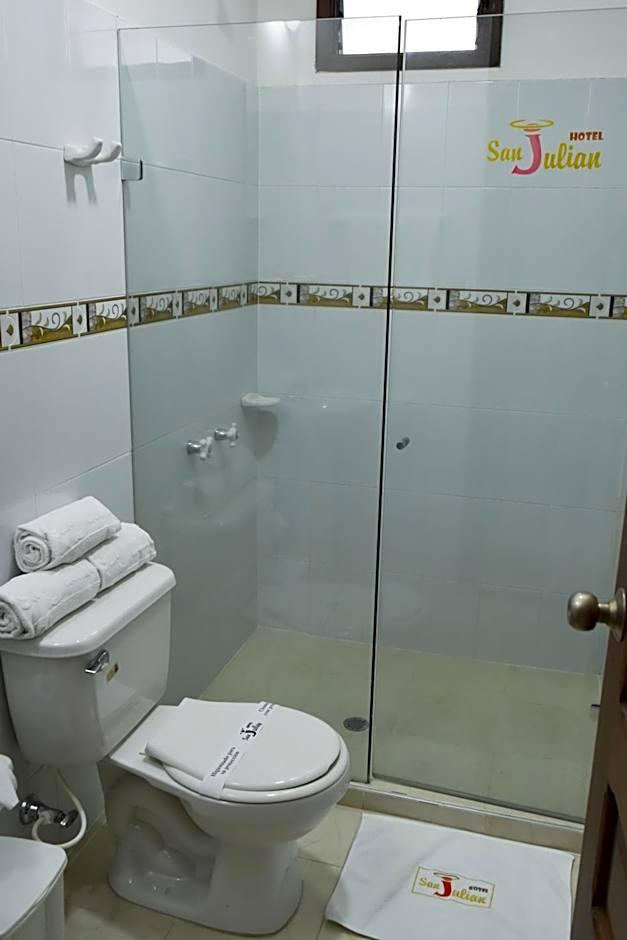 Deluxe Double or Twin Room (15% discount on food and soft beverage)